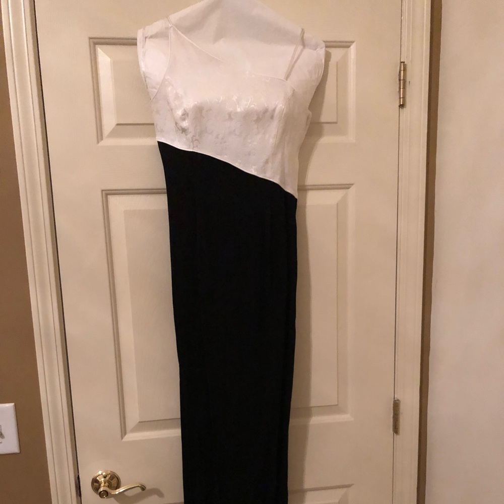 Scott McClintock black and white gown